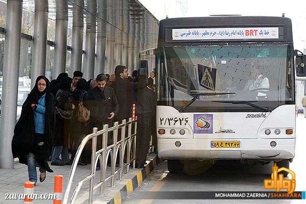 عکسی از متن خبرساز در یک اتوبوس که وایرال شد