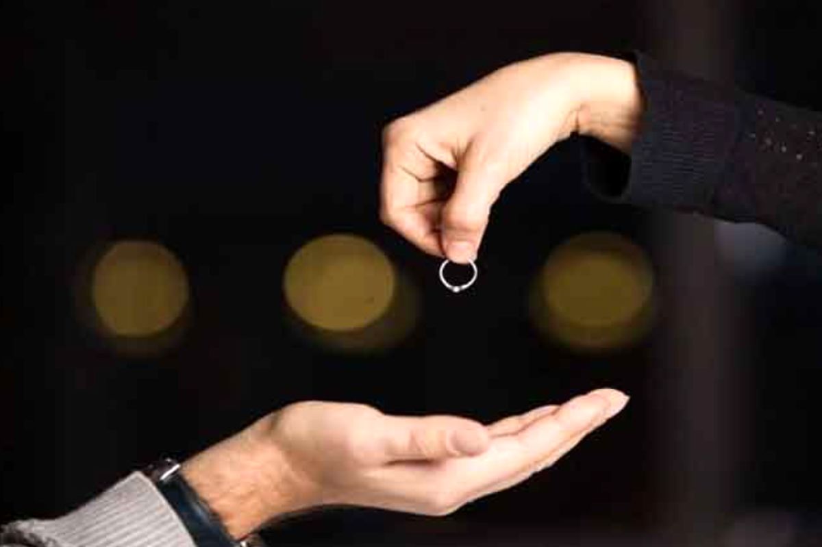   شوهرم بعد از بازنشستگی کار نمی‌کند، طلاق می‌خواهم 