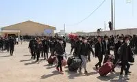 تصاویر صف طولانی افغان‌ها برای بازگشت به ایران!