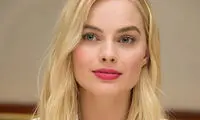 استایل شیک و جذاب مارگو رابی به رنگ صورتی