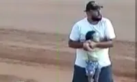 ببینید؛ نجات میلیمتری پسربچه از مرگ حتمی