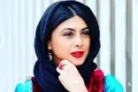 آزاده صمدی تیپش را با ماشین لاکچری‌اش سِت کرد