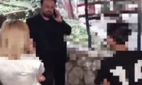 رفتار متفاوت دادستان شاهرود مقابل دوربین