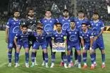 استقلال پشت پنجره بسته کولاک کرد