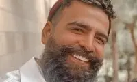 استایل عجیب آقای خواننده در کنسرت‌اش همه را متعجب کرد!
