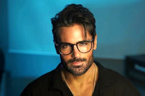 ویدئو زیرخاکی از سهراب پاکزاد قبل از عمل زیبایی و تغییر صدا