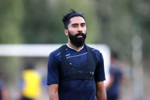 هافبک سابق استقلال شاگرد منصوریان شد