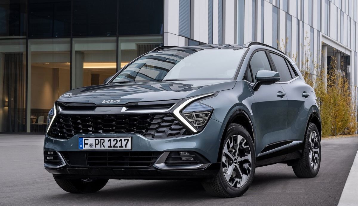 اشتباه عجیب راننده زن بعد از تحویل خودروی صفر کیلومتر