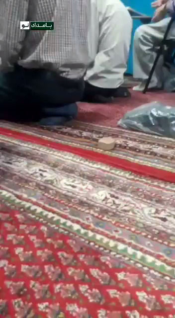 شعرخوانی اعتراضی این پیرمرد، یک مسجد را میخکوب کرد
