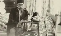 ژست تکراری و معنادار پادشاه قاجار در عکس‌هایش