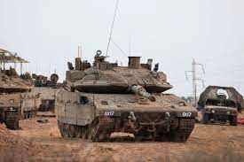 لحظه واژگونی تانک اسرائیلی حین بالا رفتن از کِشنده!