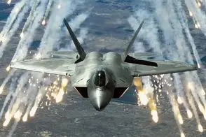 فیلم پربیننده از مانور F-۲۲ که به هیچ کشوری فروخته نشده!