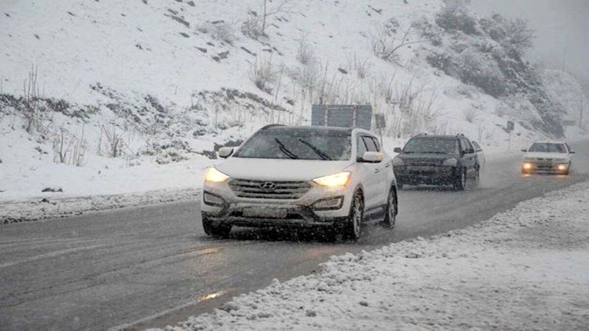 ترافیک فوق سنگین جاده چالوس در سوز زمستان