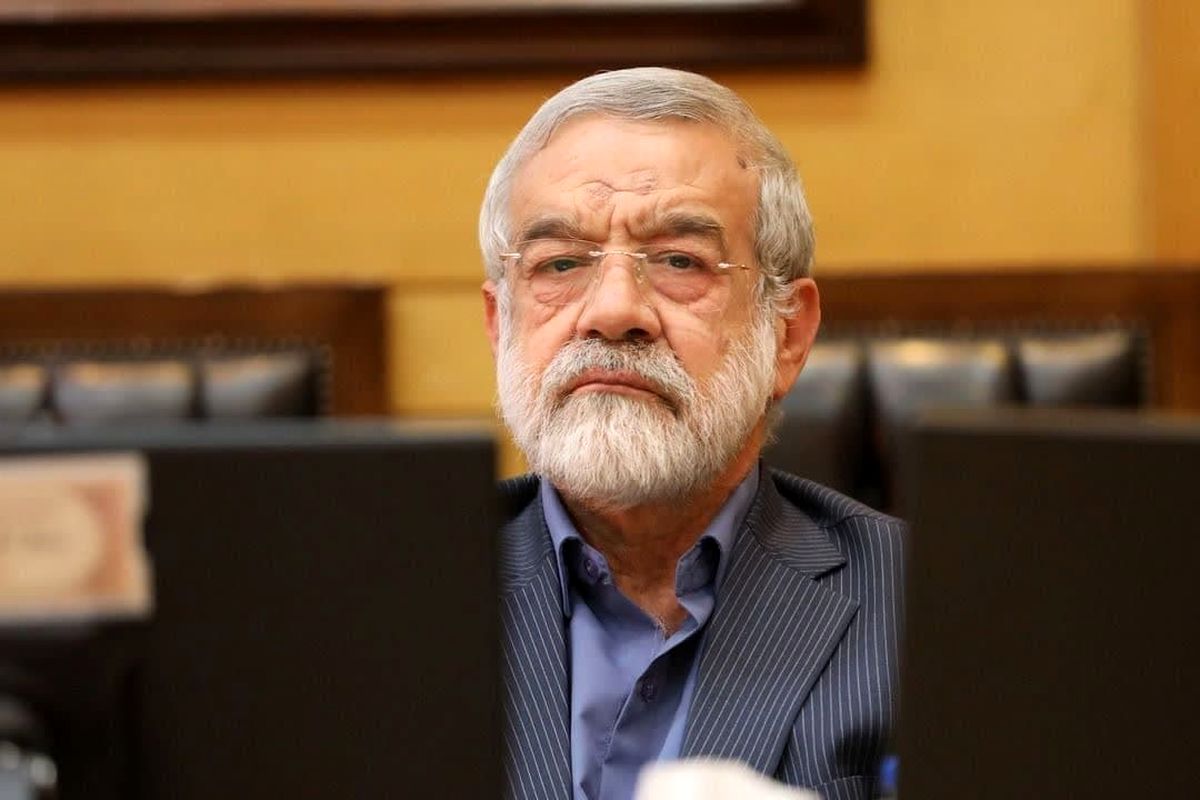   یک نماینده: پزشکیان با تهدید به استعفا پیش‌ می‌رود 