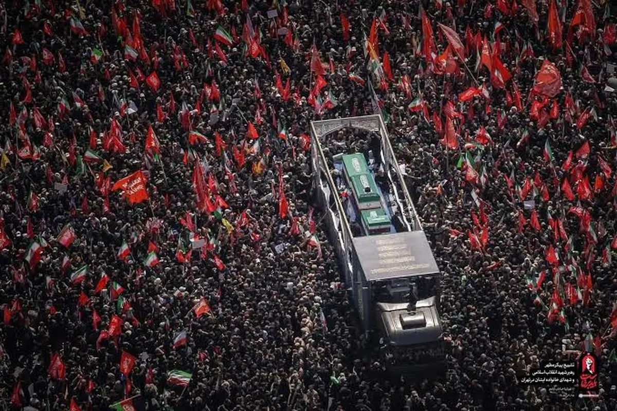 نمایی از خودروی حامل پیکر رهبر انقلاب در عراق