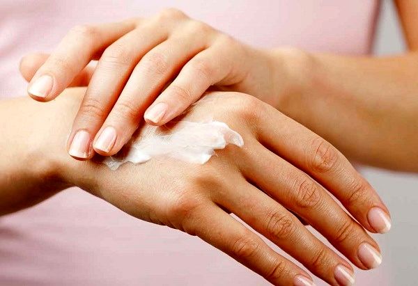  پوست خشک را با این روش های خانگی درمان کنید