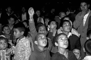 تصاویری از سینمای سیار در نازی‌آباد در سال ۱۳۴۳