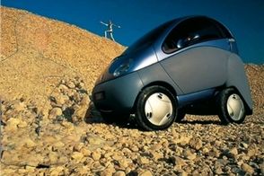 خودرویی که ۳۰ سال پیش برای یافتن جای پارک کوچک می‌شد!