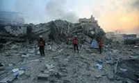 انفجار ناگهانی در لحظه گزارش یک خبرنگار در غزه