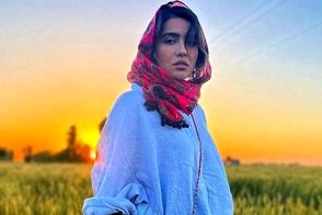 شباهت باورنکردنی مونا کرمی به مادر جوانش