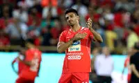  احترام نظامی یک پرسپولیسی مقابل آرامگاه کوروش کبیر 
