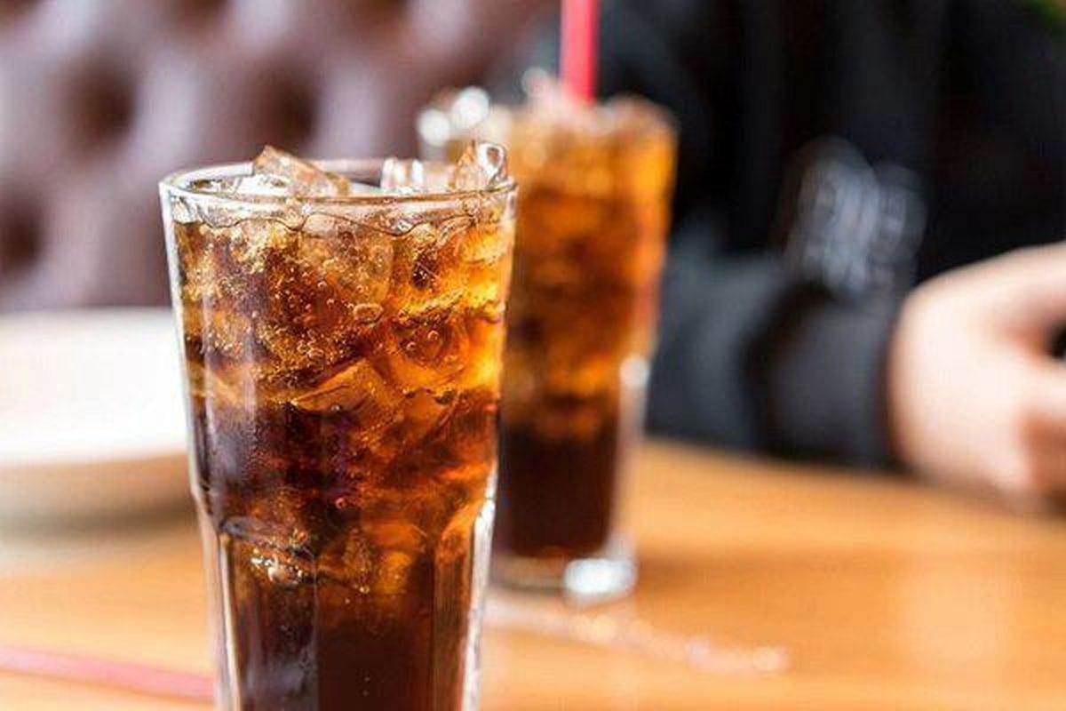   مراقب مصرف نوشابه‌های رژیمی باشید 