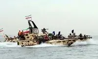 تصویری از گشت‌زنی ۳۳ قایق سپاه در تنگه هرمز