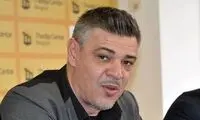 سرمربی مشهور نساجی با صورتِ زخمی به ایران آمد