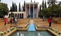 عکسی از مقبره سعدی شیرازی در دوره قاجار