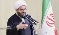 یک روحانی: همسر رهبر شهید در بستر بیماری هستند