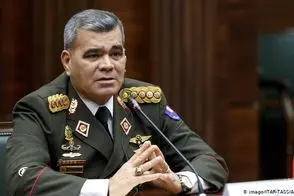 وزیر دفاع ونزوئلا بعد از شایعه مرگش جلوی دوربین آمد