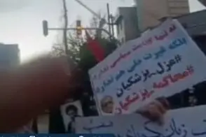 زنان تجمع کننده، قالیباف و پزشکیان را به آمریکا بخشیدند!