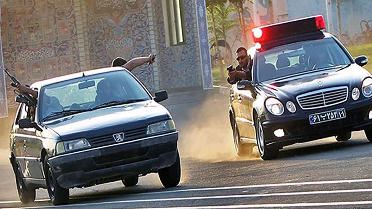 لحظات دلهره‌آور تعقیب و گریز پلیس با یک سمند