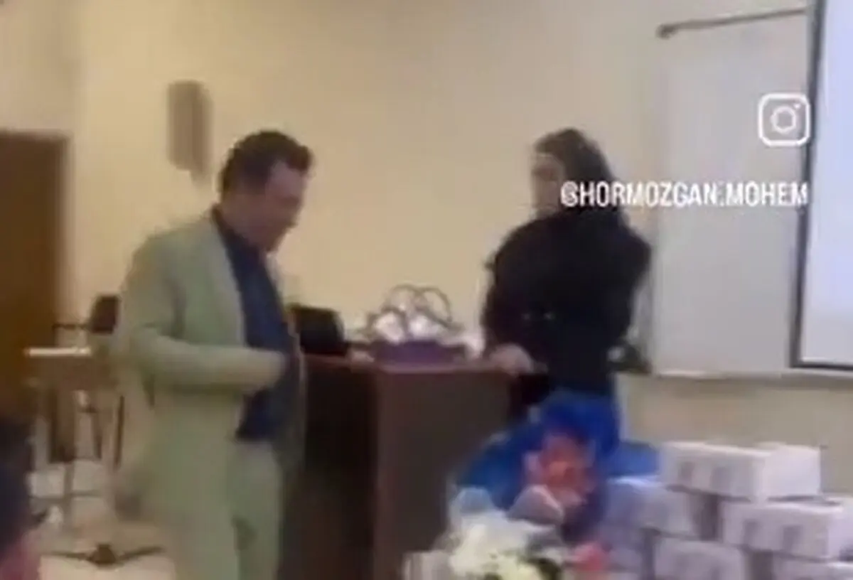 خواستگاری استاد از دانشجو در جلسه دفاع پایان‌نامه