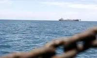 یک کشتی باری  در نزدیکی عمان هدف پرتابه قرار گرفت
