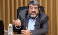 روزنامه خراسان: فواد ایزدی در زمین دشمن بازی می‌کند!
