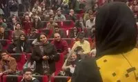 گریه دختر جوان برای مریلا زارعی در سالن سینما