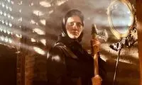 عکس جدید و متقاوت مونا فرجاد با ژستی غمگین