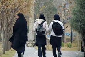 عکس جالب از چند دختر دانشجو در سال 86