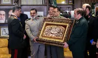 عکس: هدیه وزیر دفاع آذربایجان به فیروز آبادی