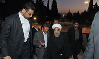 عکس: روحانی در آرامگاه سعدی شیرازی