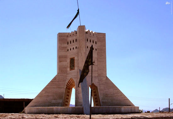 عکس: همزاد برج آزادی در یزد