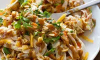 طرز تهیه سالاد بادام زمینی
