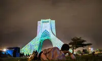 بازی نور و رنگ بر تن مجسمه آزادی