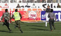 چگونه سید تماشاچی ذوق زده را نجات داد!
