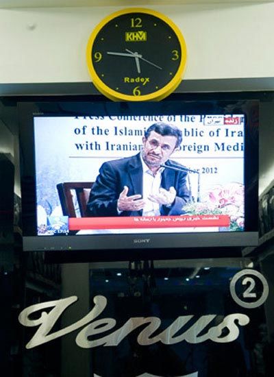 عکس: نگاه بازاری های تهران به احمدی نژاد