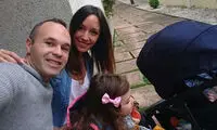سلفی ستاره بارسا با همسر و دخترش