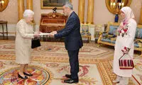 دیدار بعیدی نژاد با ملکه انگلیس