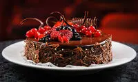 طرز تهیه کیک شکلاتی با میوه های تابستانی