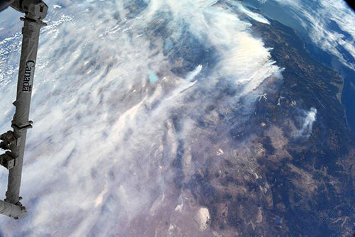تصاویر آتش‌سوزی جنگل‌های کالیفرنیا از فضا